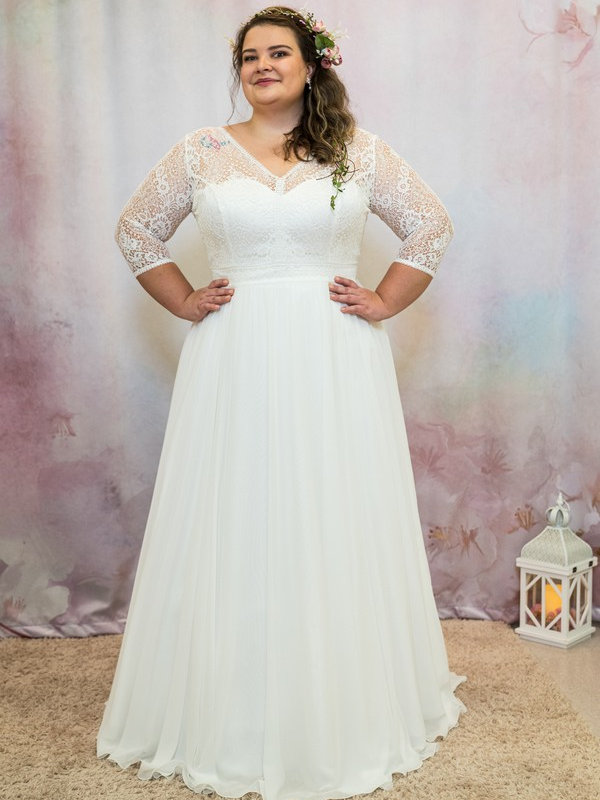 Brautkleid curvy schlicht zum Standesamt mit Schleier und Glitzergürtel. Brautkleid Plussize. Brautkleid große Größe Bad Kreuznach, Mainz, wiesbaden, Alzey. Hochzeitskleid schlicht große Größe. Brautkleid curvy mit Schleier. Brautkleid Standesamt. Brautkleid freie Trauung.