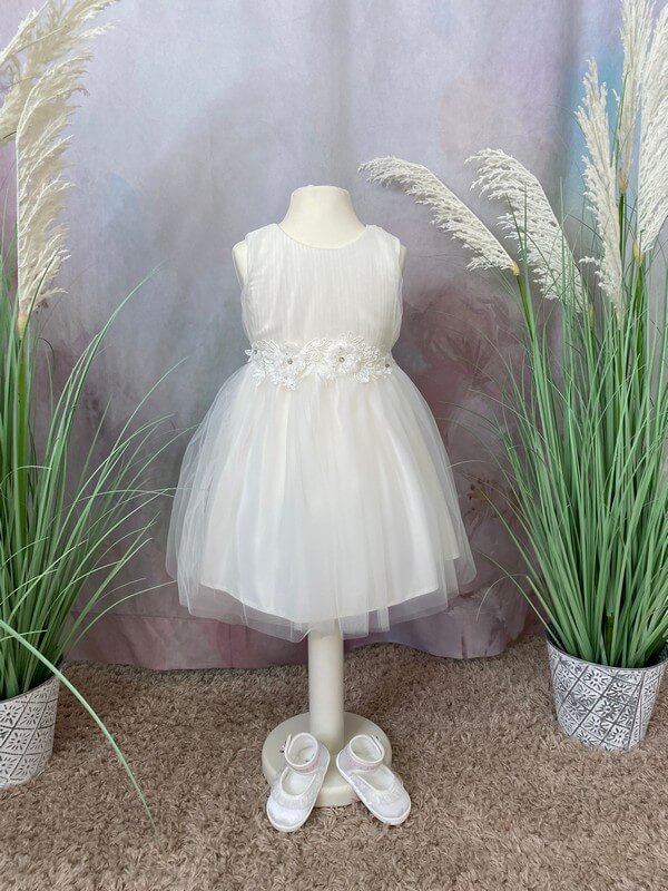 Taufkleid für Mädchen. Festliches Kleid für Mädchen zur Taufe oder Hochzeit. Taufmode in Bad Kreuznach, Mainz, Wiesbaden, Alzey, Kaiserslautern, Frankfurt. Festliche Kindermode für Mädchen. Tüllkleid für Mädchen. Pompöses Taufkleid.