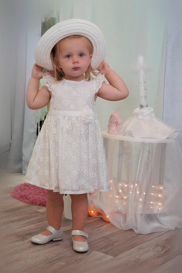 Taufkleid für Mädchen. Festliches Kleid für Mädchen zur Taufe oder Hochzeit. Taufmode in Bad Kreuznach, Mainz, Wiesbaden, Alzey, Kaiserslautern, Frankfurt. Festliche Kindermode für Mädchen. Tüllkleid für Mädchen. Pompöses Taufkleid.