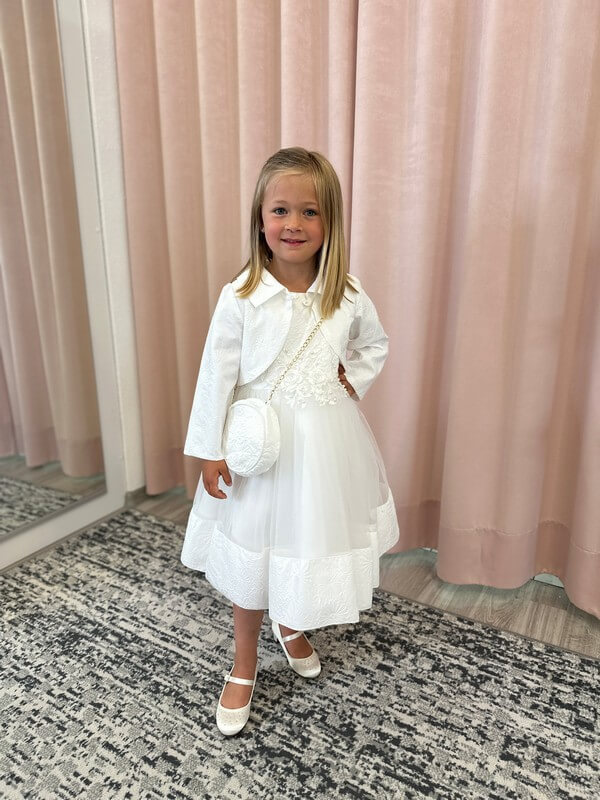 Taufkleid für Mädchen. Festliches Kleid für Mädchen zur Taufe oder Hochzeit. Taufmode in Bad Kreuznach, Mainz, Wiesbaden, Alzey, Kaiserslautern, Frankfurt. Festliche Kindermode für Mädchen. Tüllkleid für Mädchen. Pompöses Taufkleid.