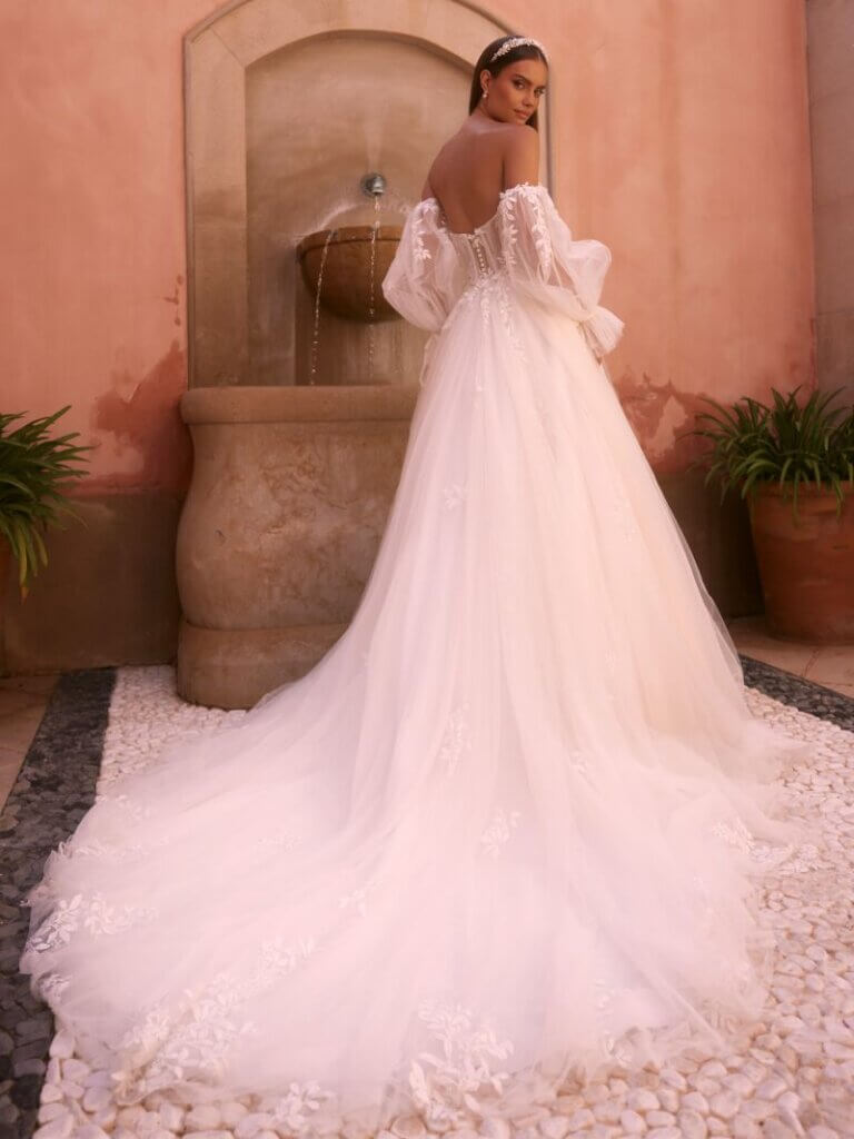 Brautkleid mit abnehmbaren Ärmeln