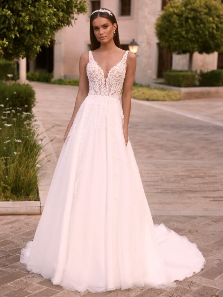 Brautkleid mit Trägern