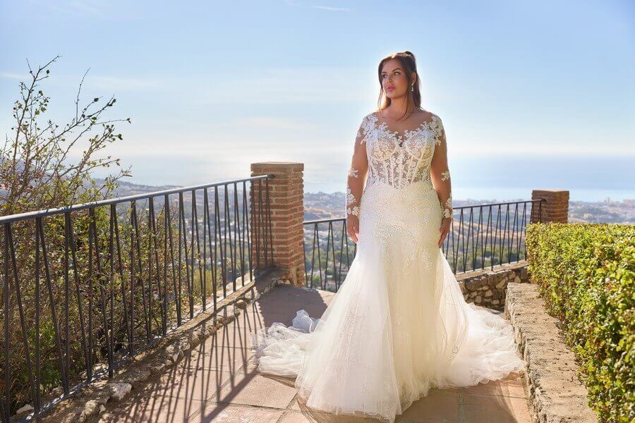 Curvybrautkleid in Fit and Flare