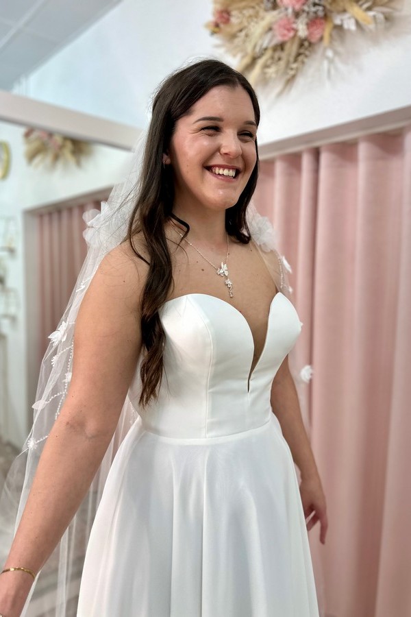 Cleanes Brautkleid ohne Träger