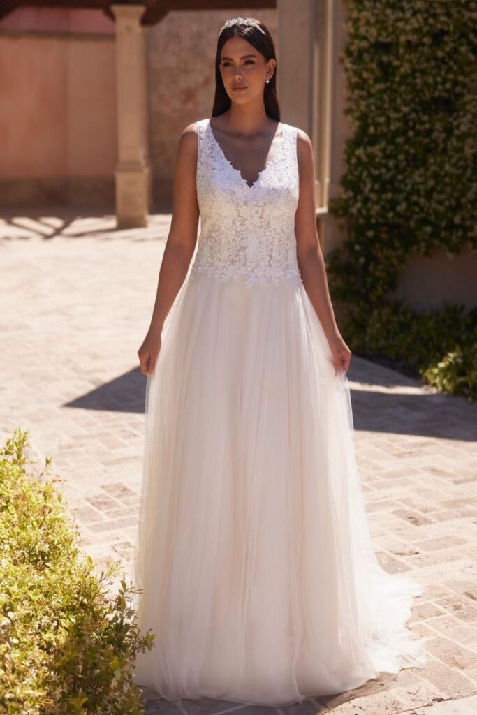Brautkleid in großer Größe von Bianco Evento