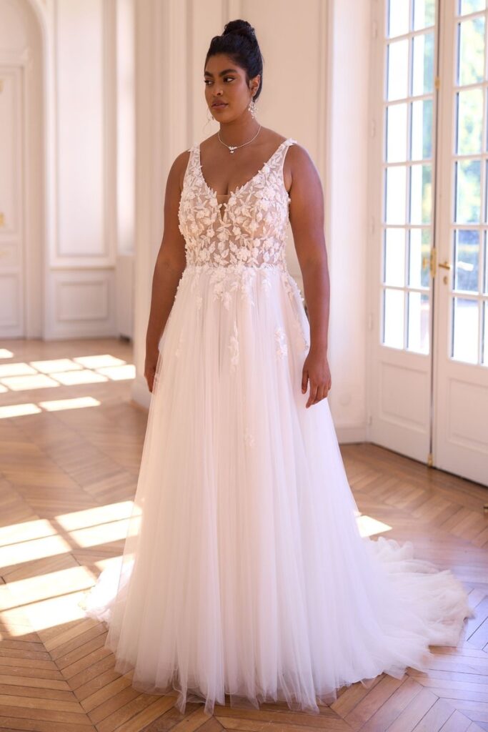 Brautkleid aus Tüll und Spitze mit stabilen Trägern bei große Busen.
