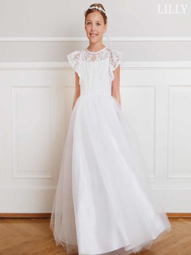 Kommunionkleid LILLY 08-1146-WH mit Spitzenoberteil und Flügelärmeln – modernes Kommunionkleid 2026, erhältlich bei Bianca’s Brautmoden Bad Münster.