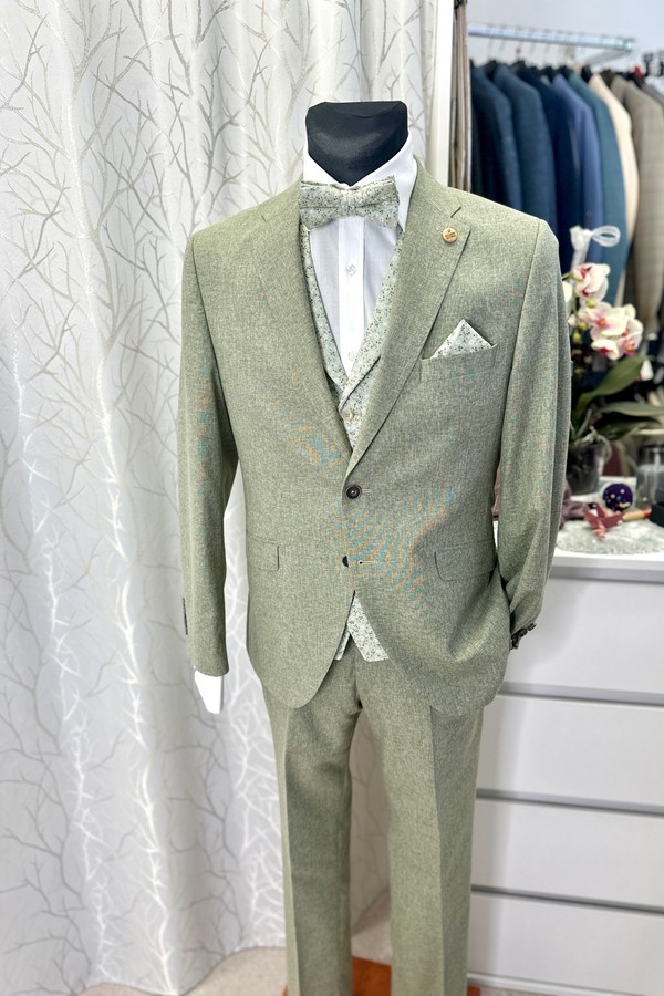 Anzug sale salbeigruen biancas brautmoden