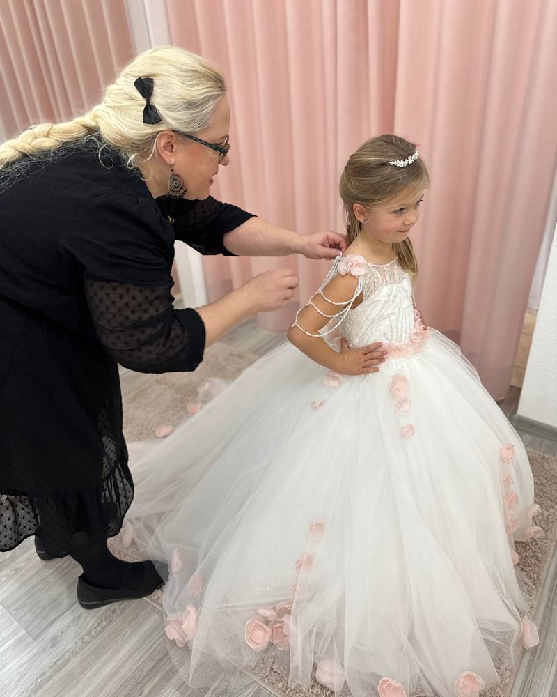 Kommunionkleid Kauf bei Biancas Brautmoden in Bad Kreuznach mit guter Beratung.