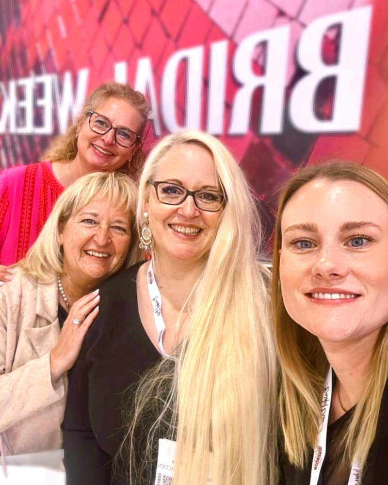 Teil des Teams von Biancas Brautmoden beim Messebesuch