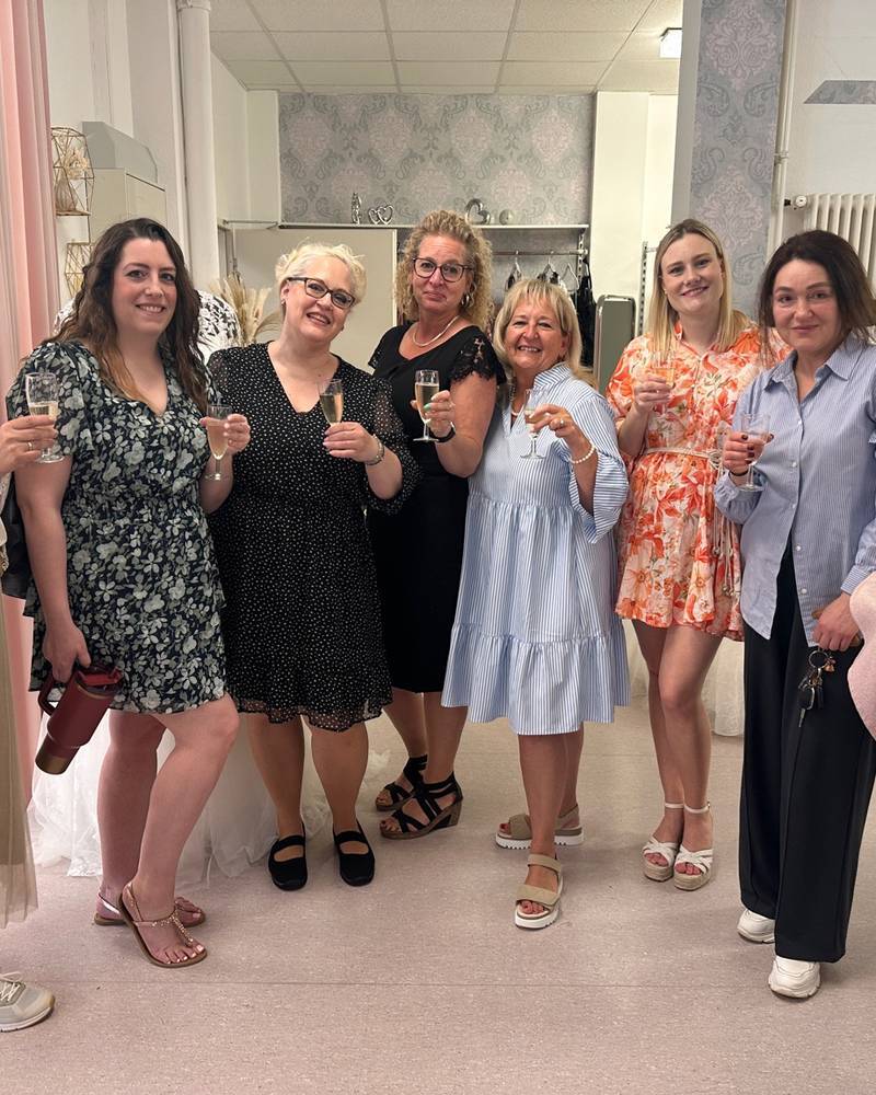 Teil des Teams von Biancas Brautmoden beim Geburtstag von Bianca