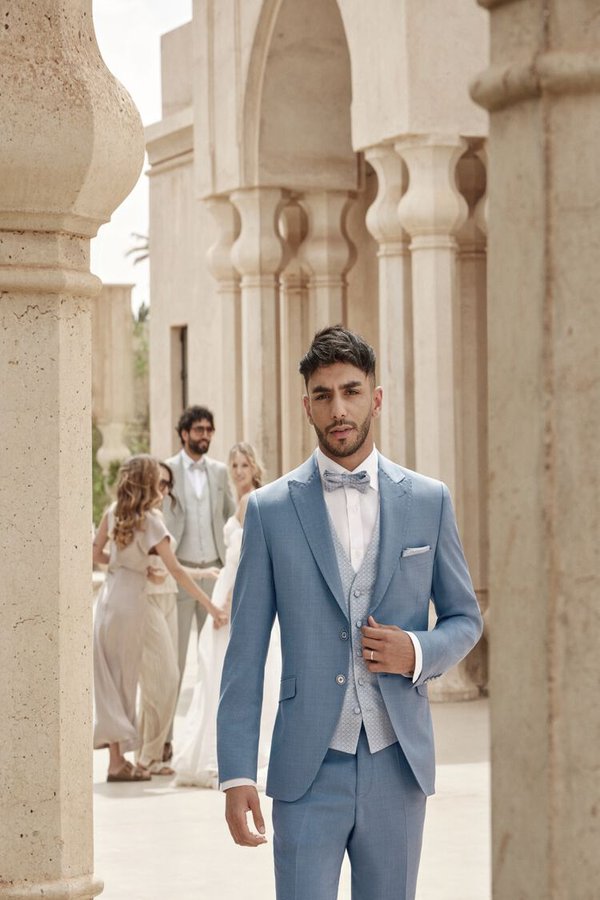 Herren 6 Hellblauer Hochzeitsanzug für den Bräutigam – moderne Anzugberatung bei Bianca’s Brautmoden in Bad Kreuznach