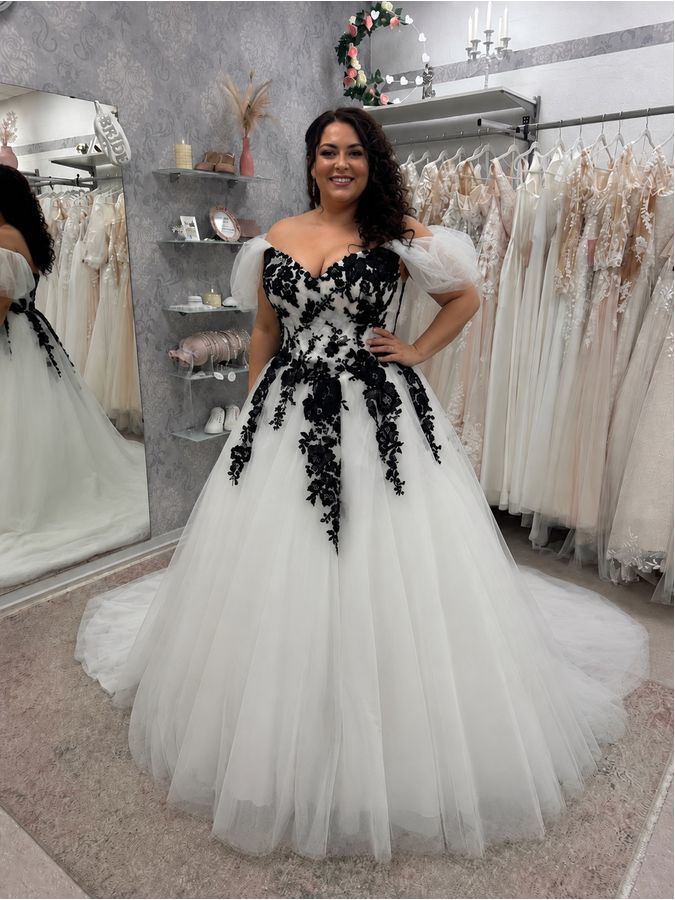 Brautkleid ivory schwarz