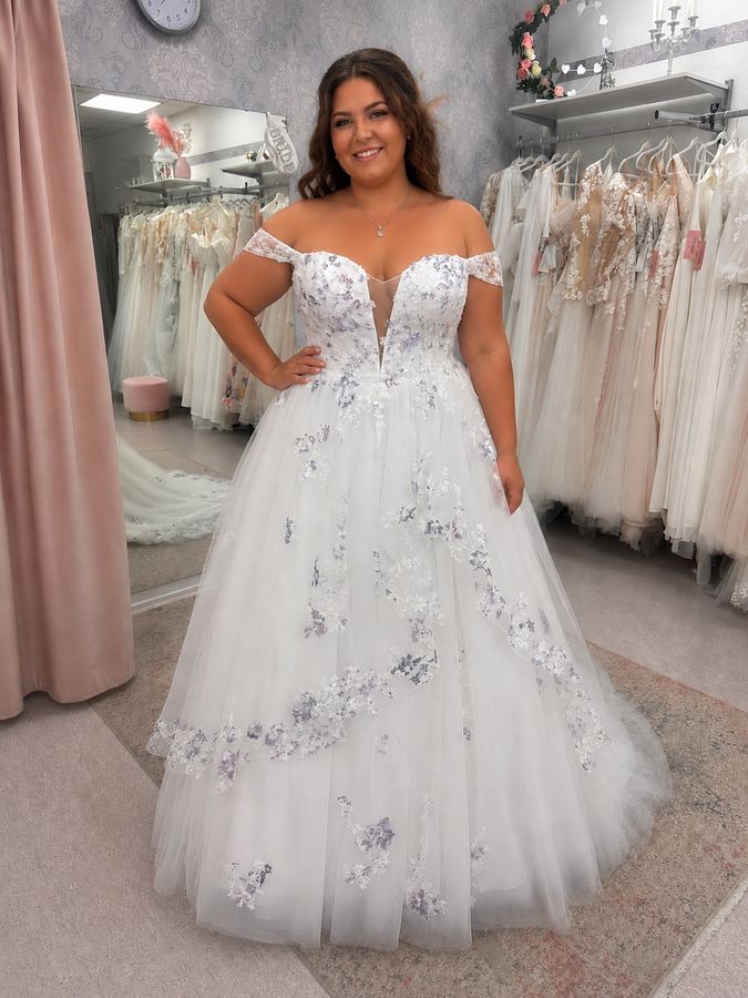 Brautkleid mit hellblau