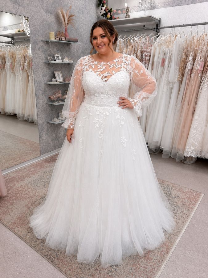 brautkleid curvy spitzenaermel
