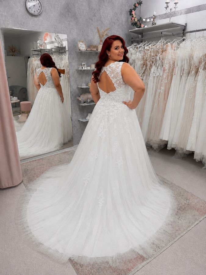 brautkleid curvy tres chic